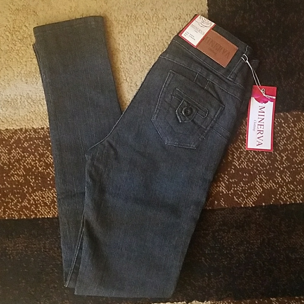MINERVA JEAN'S